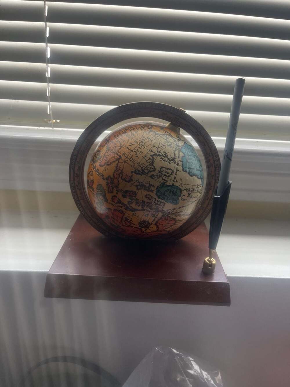 Vintage Desktop W/Old World Globe and Pen Holder Made in Italy